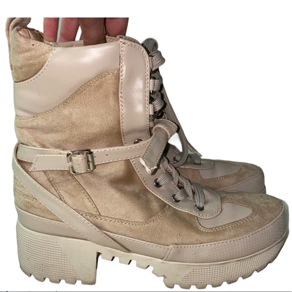 CHUNKY LUG SOLE BOOT! - Picture 2 of 3